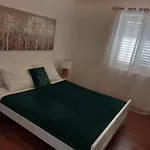 Sanja-biograd Biograd Na Moru